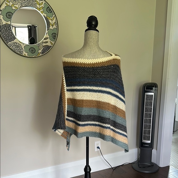 Striped Multicolor Poncho - Picture 5 of 8